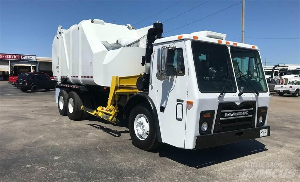Mack LEU613 垃圾车