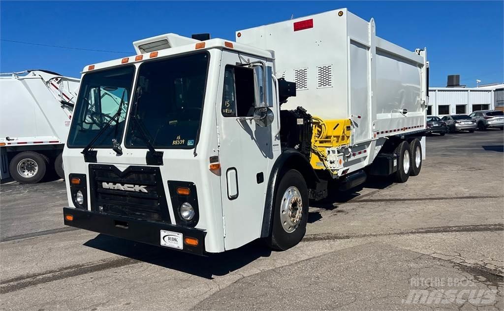 Mack LEU613 垃圾车