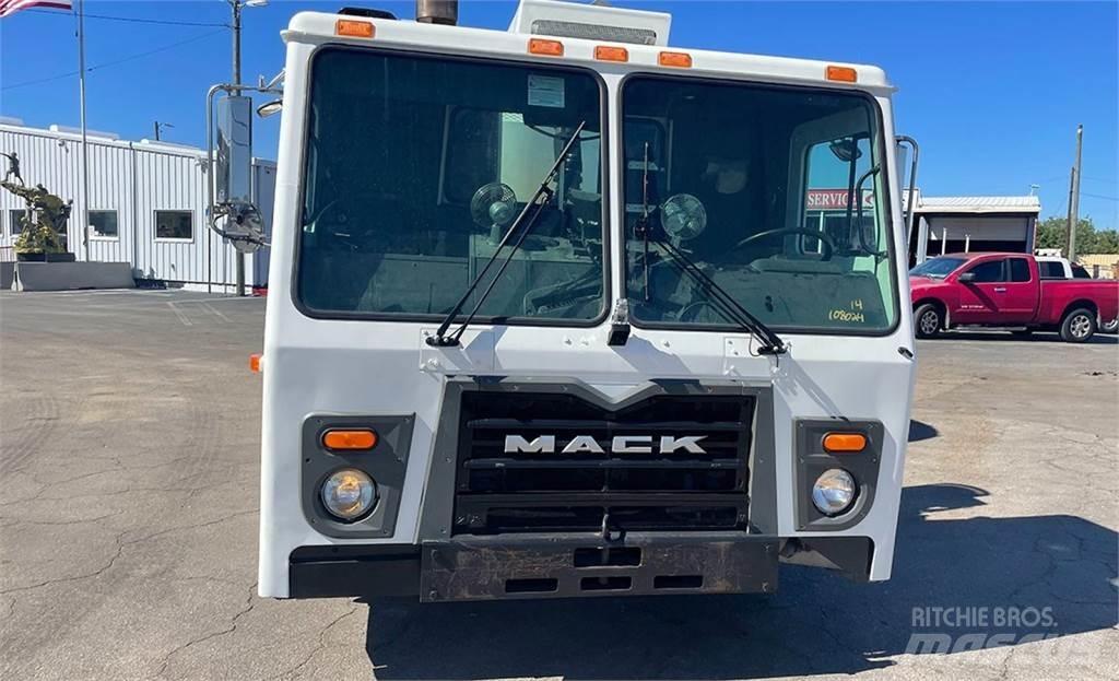 Mack LEU613 垃圾车