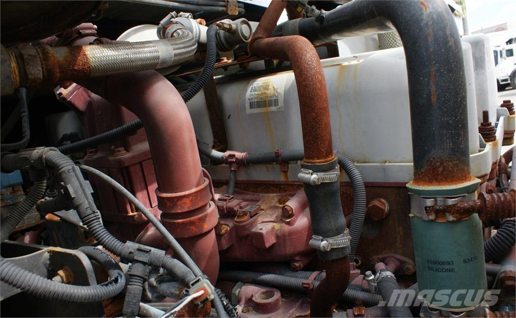 Mack LEU613 垃圾车