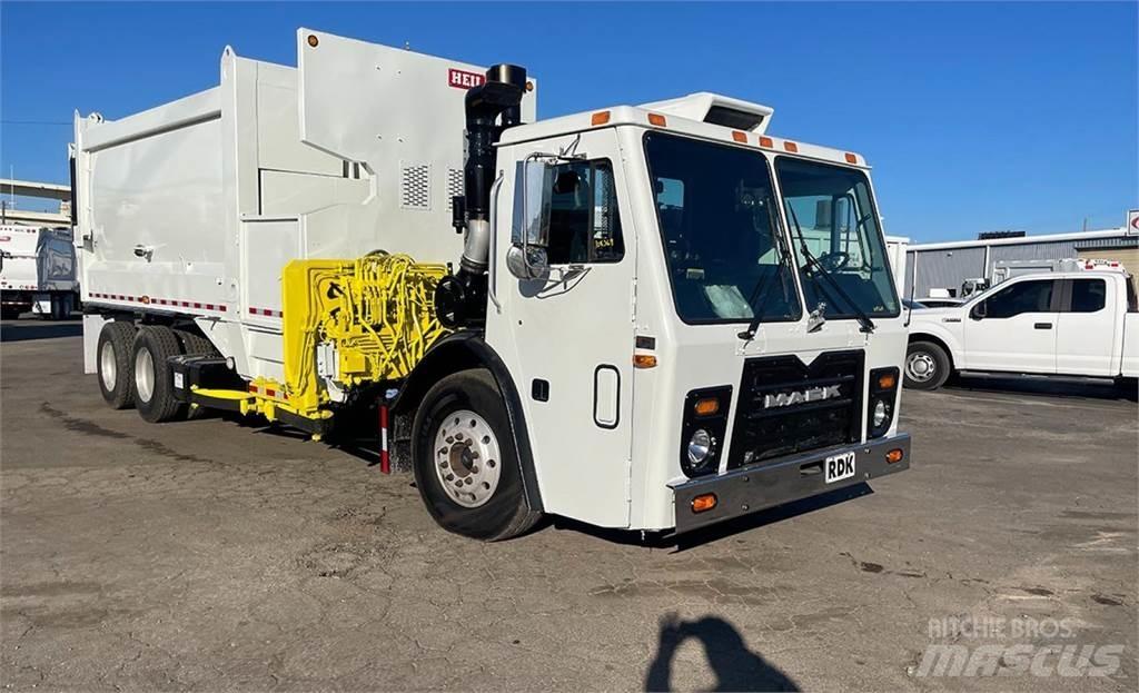 Mack LEU613 垃圾车