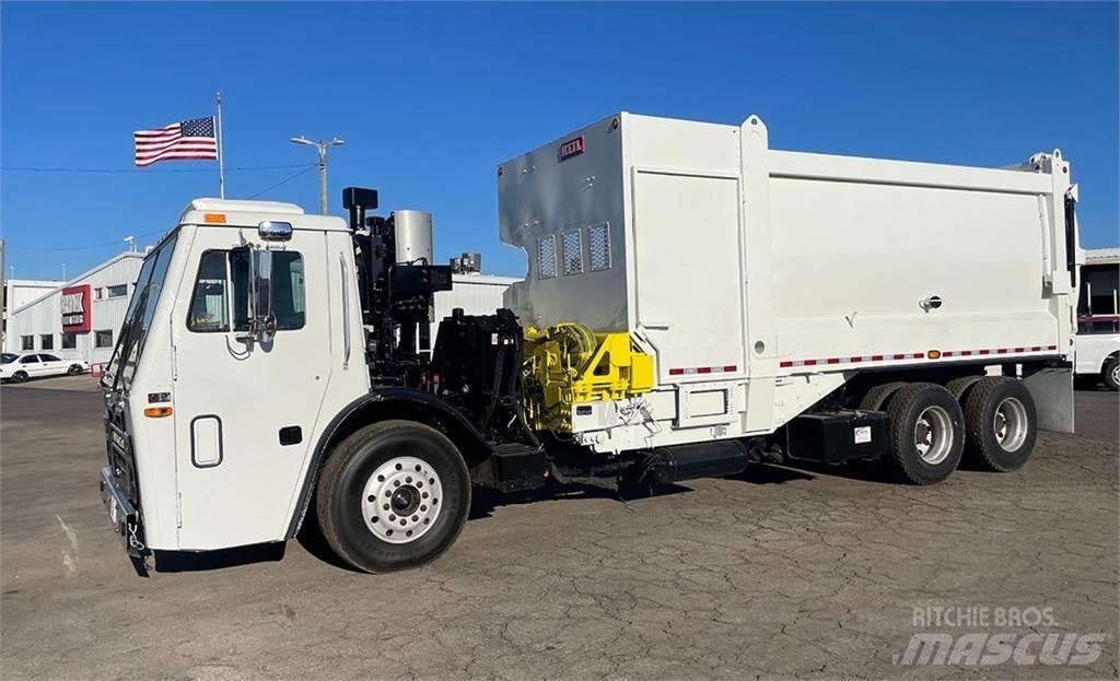 Mack LEU613 垃圾车
