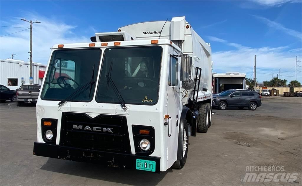 Mack LEU613 垃圾车