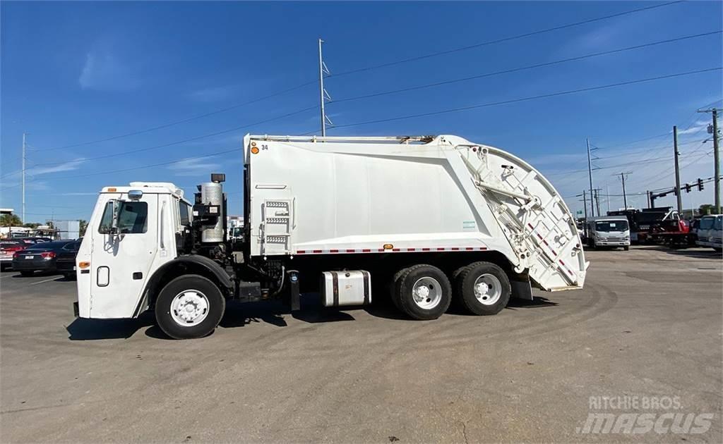 Mack LEU613 垃圾车
