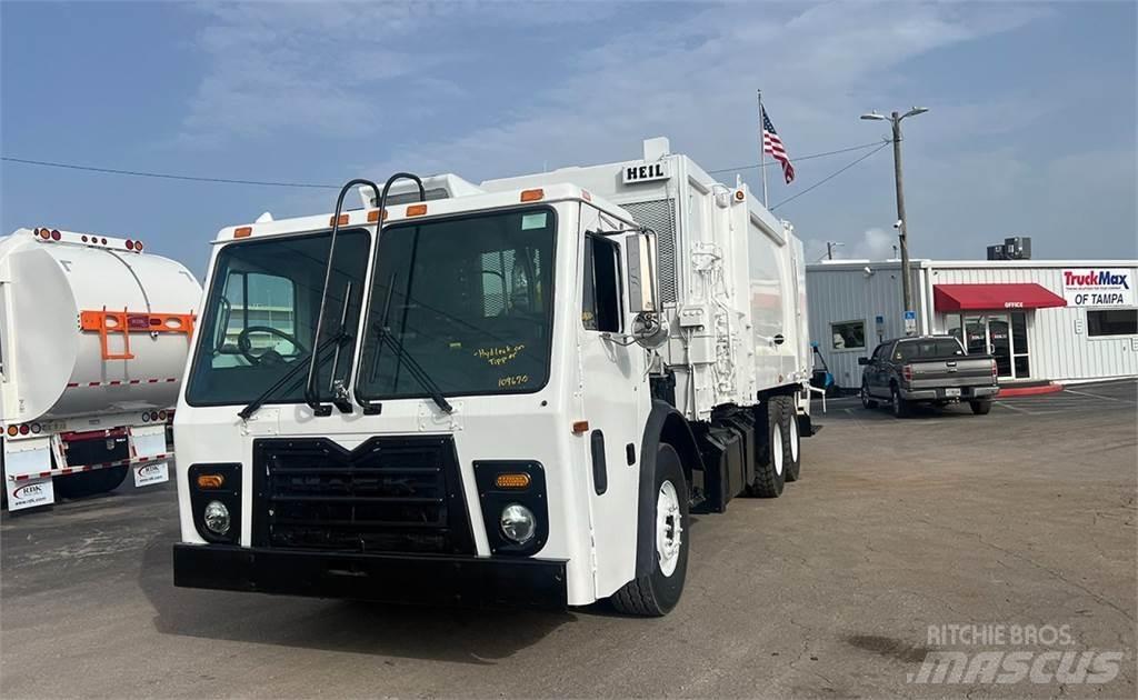 Mack LEU613 垃圾车