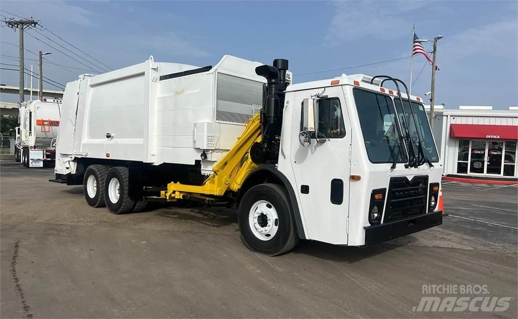 Mack LEU613 垃圾车