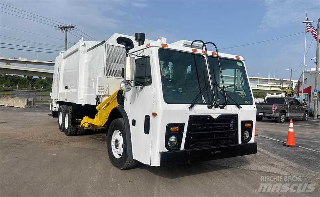 Mack LEU613 垃圾车