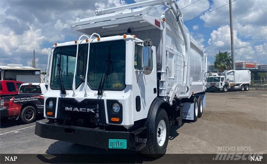 Mack LEU613 垃圾车