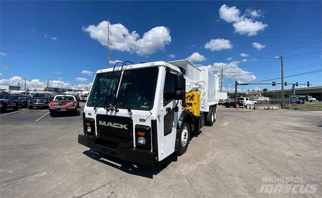 Mack LR613 垃圾车
