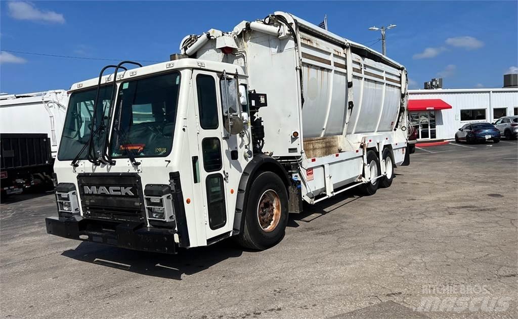 Mack LR613 垃圾车