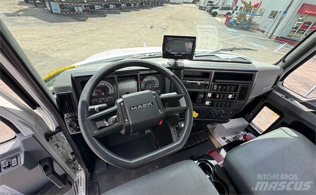Mack MD6 垃圾车