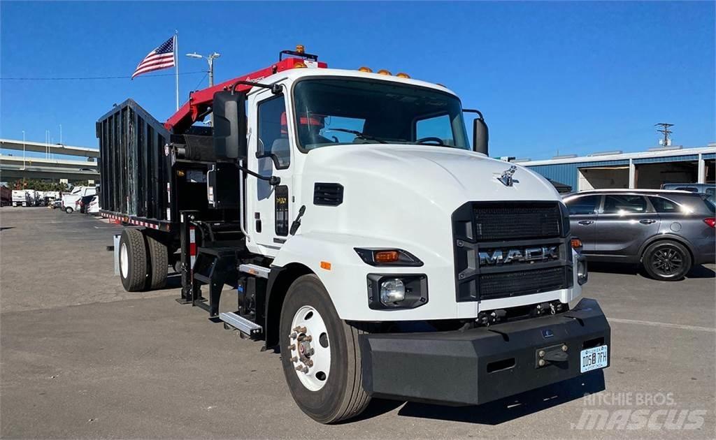 Mack MD7 抓斗