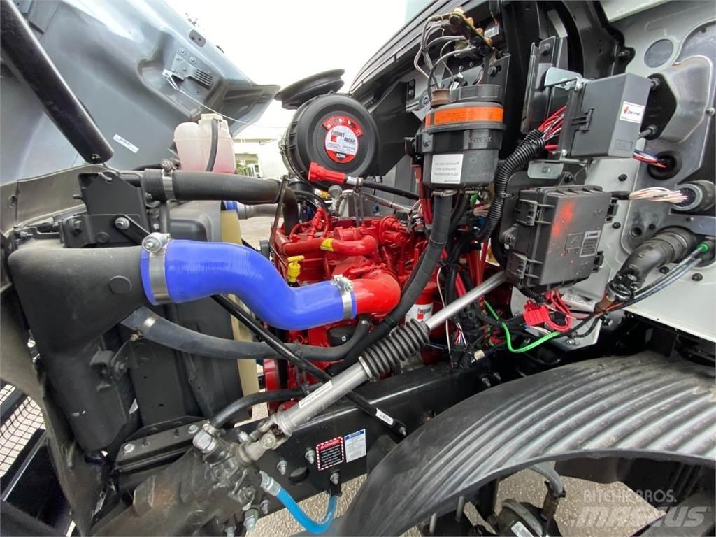 Mack MD7 抓斗