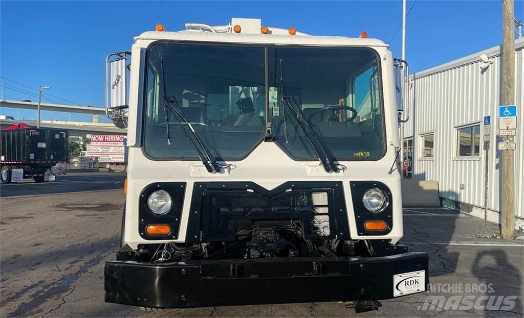 Mack MRU613 垃圾车
