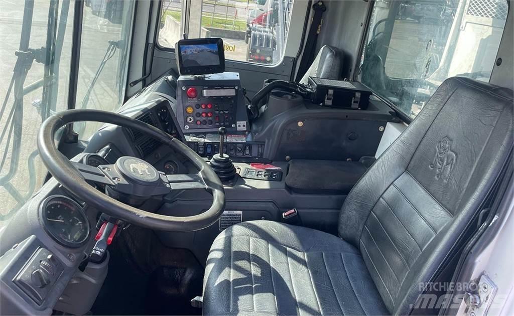Mack MRU613 垃圾车