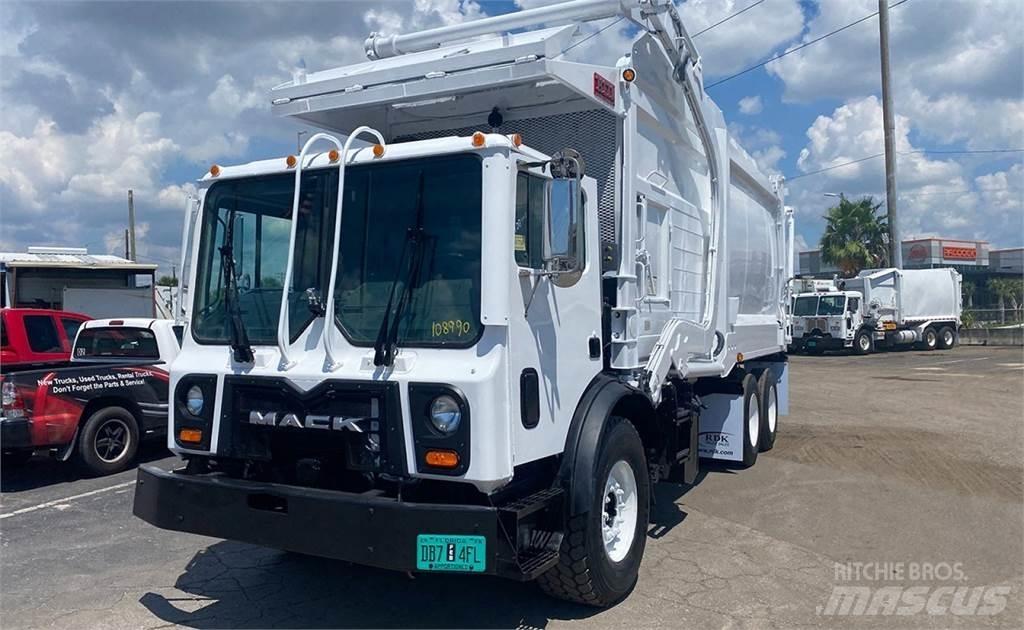 Mack MRU613 垃圾车