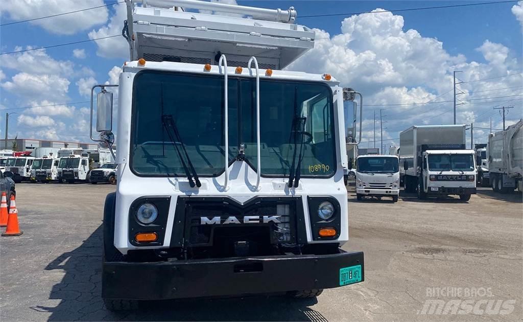 Mack MRU613 垃圾车