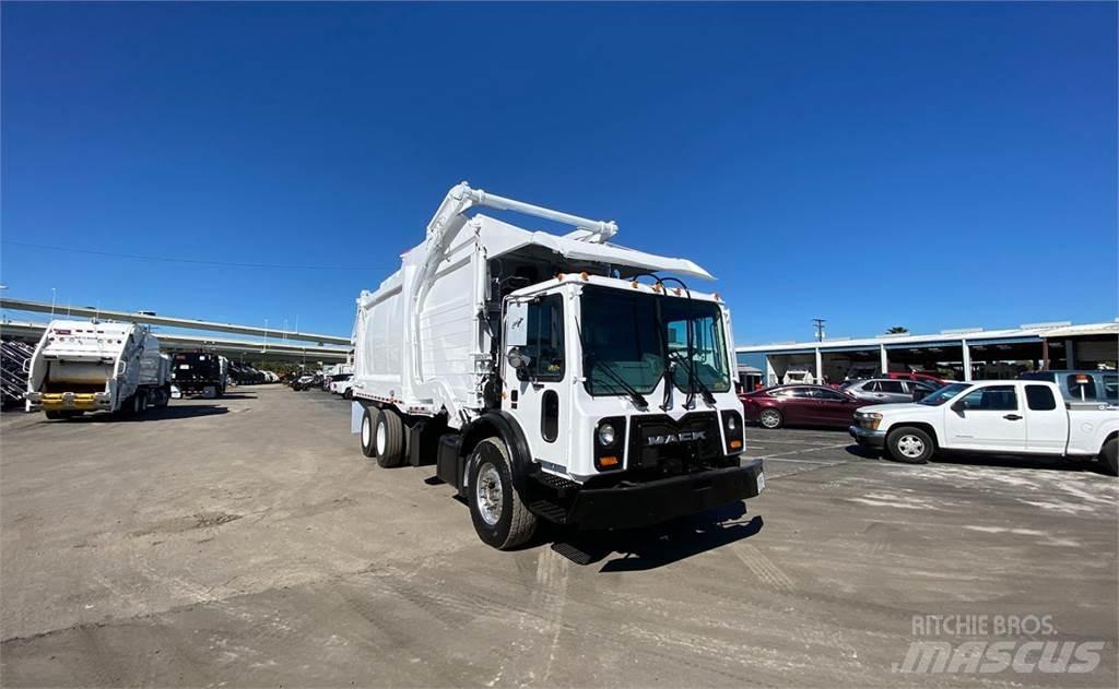 Mack MRU613 垃圾车
