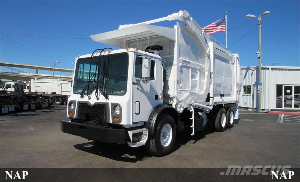 Mack MRU613 垃圾车