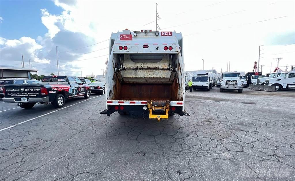 Peterbilt 320 垃圾车