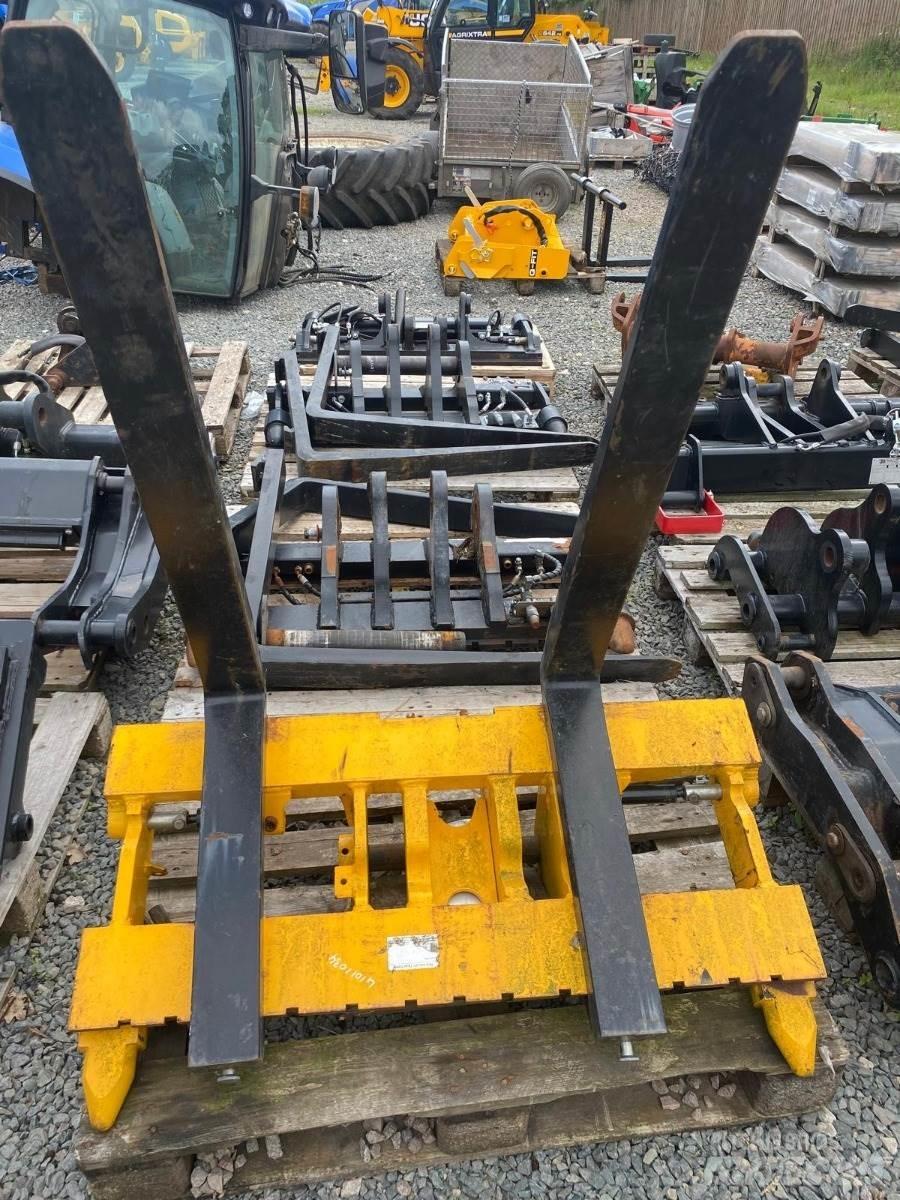 JCB  电动叉车