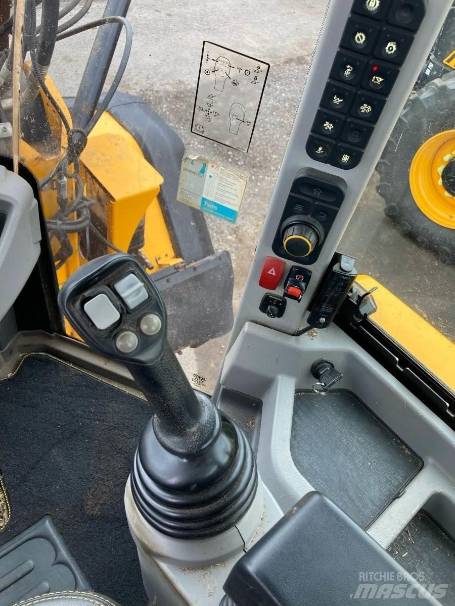 JCB 435S 电动叉车