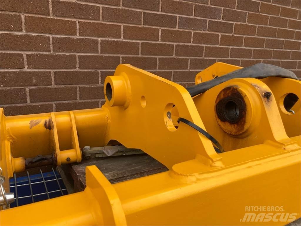 JCB Q-FIT 电动叉车