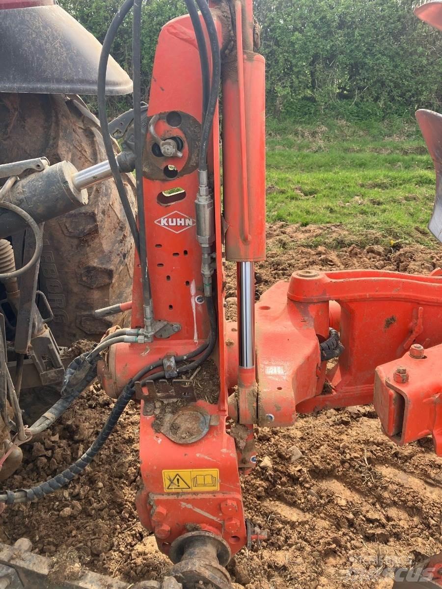 Kuhn MM123 传统犁