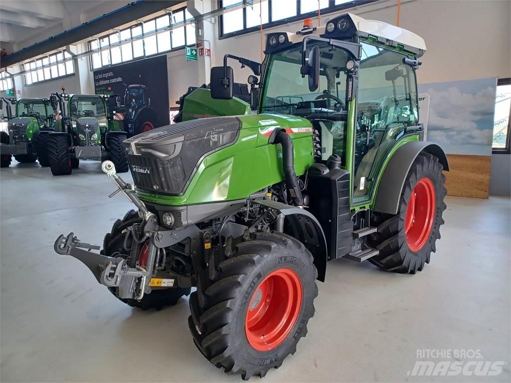 Fendt 211F 拖拉机/农用车