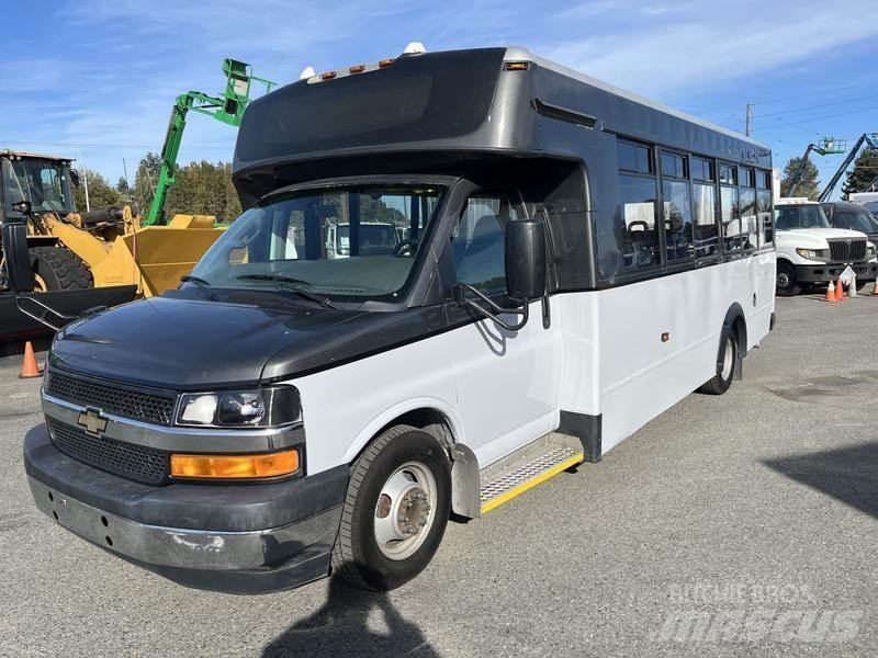 Chevrolet Express 迷你巴士