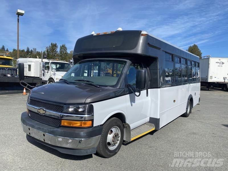 Chevrolet Express 迷你巴士