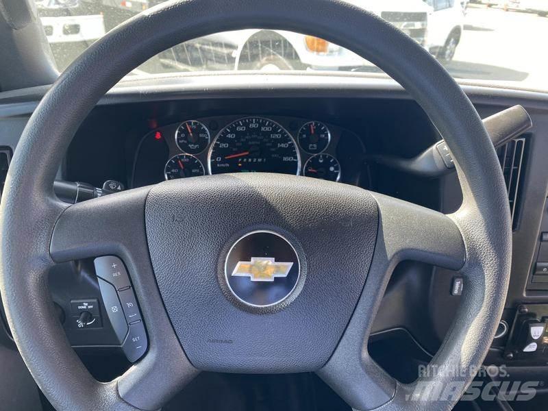 Chevrolet Express 迷你巴士
