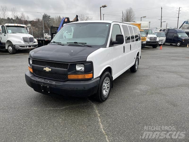 Chevrolet Express 大型面包车