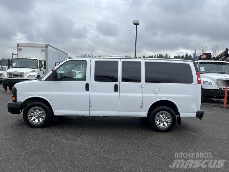 Chevrolet Express 大型面包车