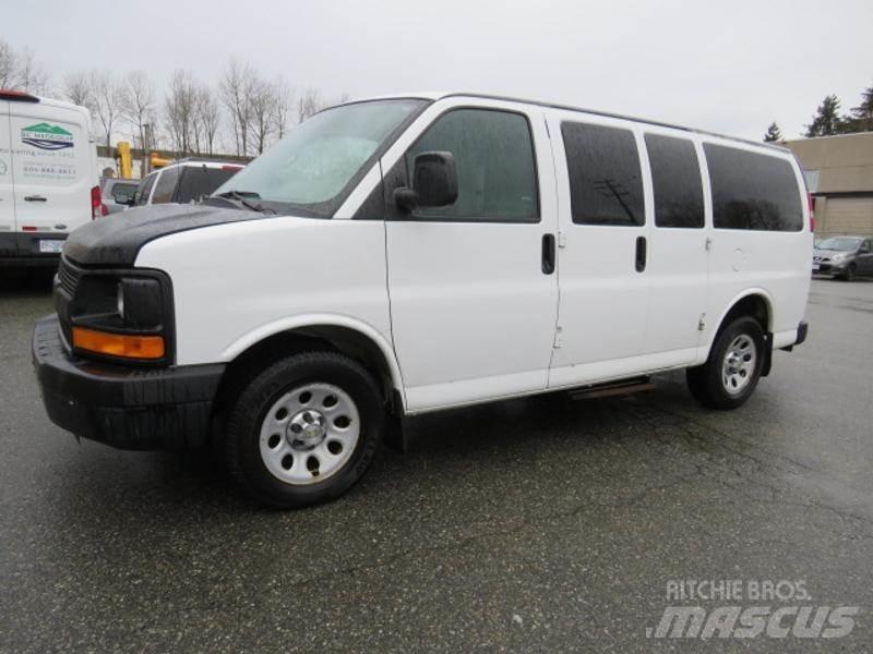 Chevrolet Express 大型面包车
