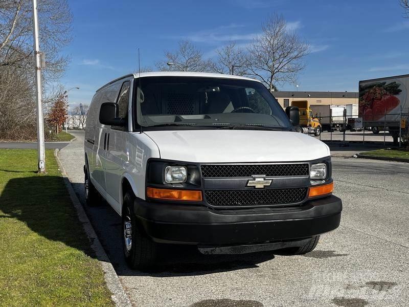 Chevrolet Express 大型面包车