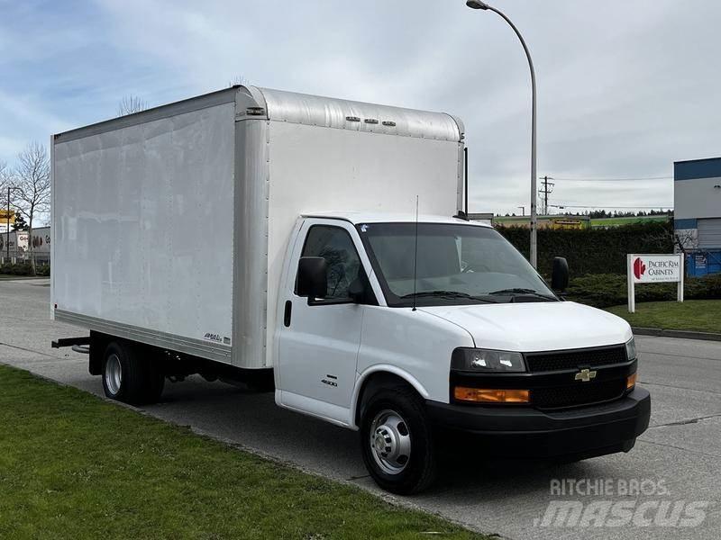 Chevrolet Express 大型面包车