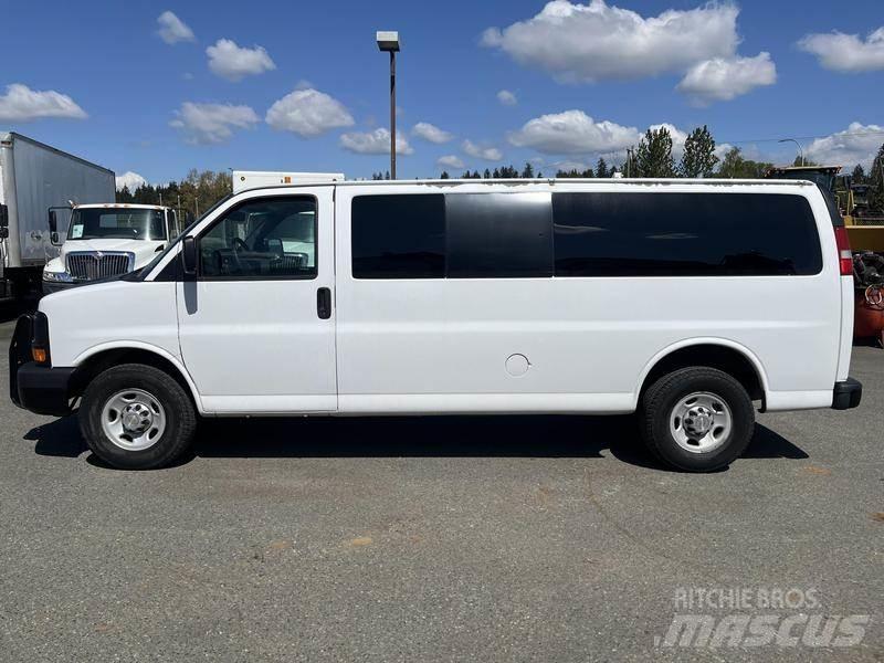 Chevrolet Express 大型面包车