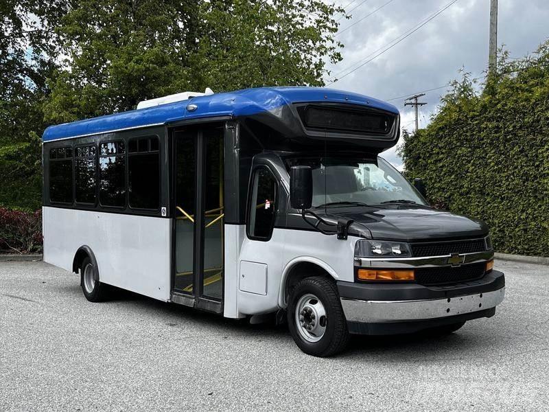 Chevrolet Express 迷你巴士