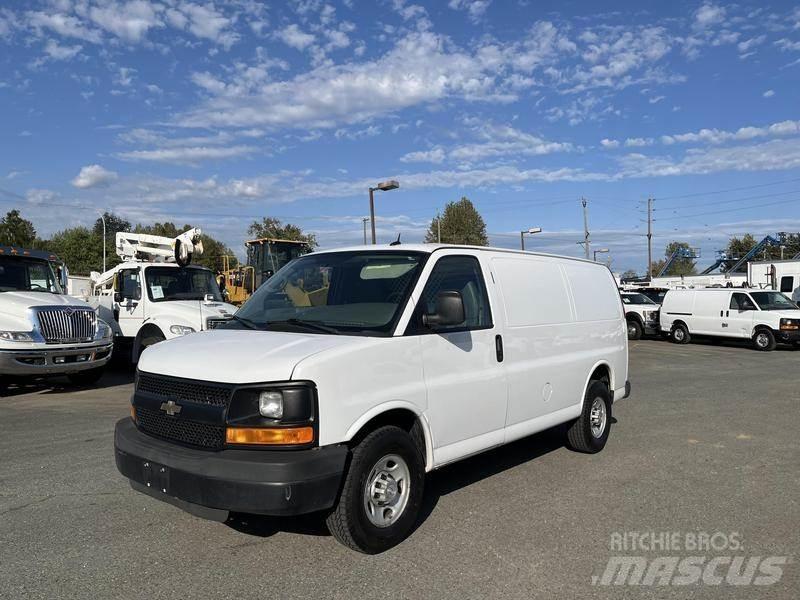 Chevrolet Express 大型面包车