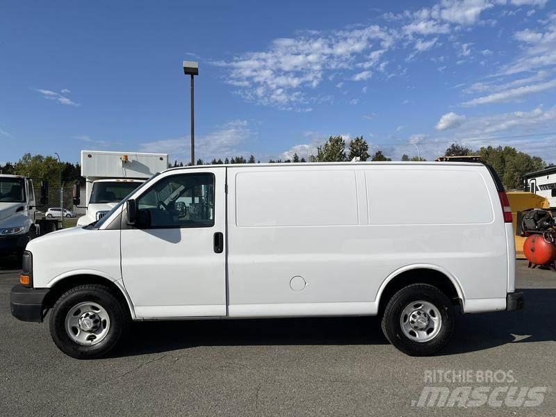 Chevrolet Express 大型面包车