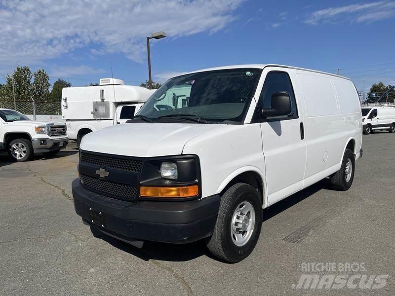 Chevrolet Express 大型面包车