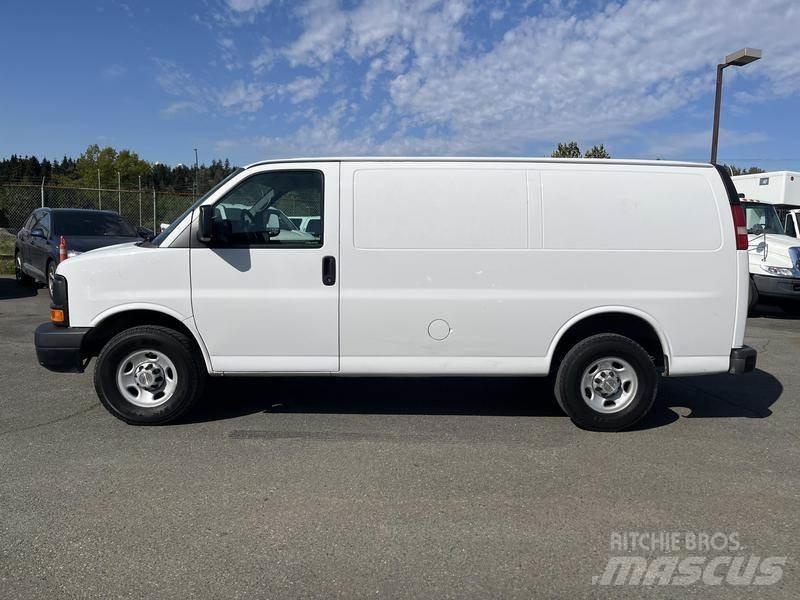 Chevrolet Express 大型面包车