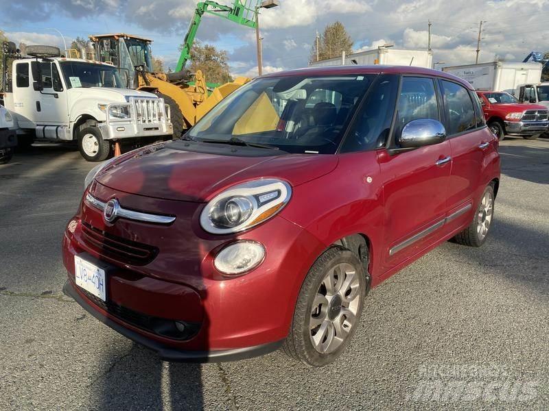 Fiat 500L 汽车