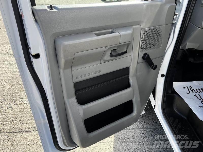 Ford Econoline 大型面包车