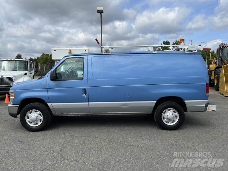 Ford Econoline 大型面包车