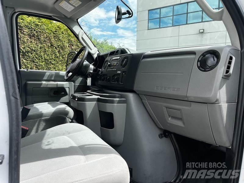 Ford Econoline 大型面包车