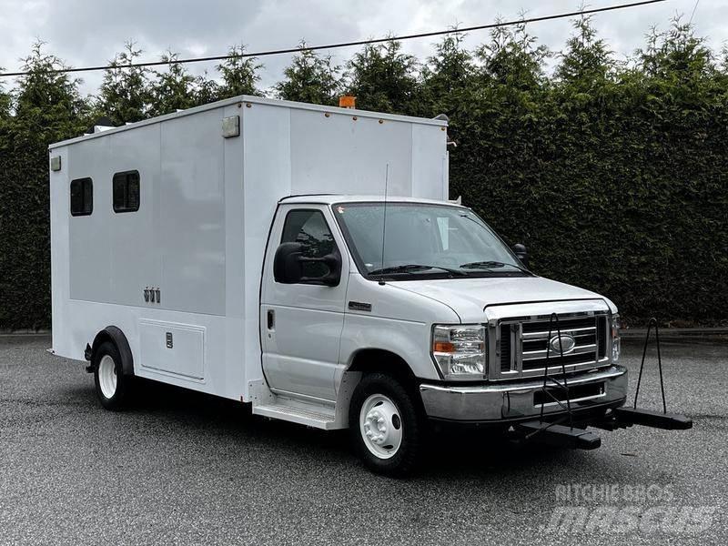 Ford Econoline 大型面包车