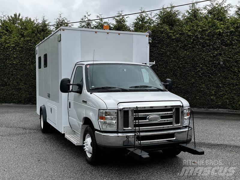 Ford Econoline 大型面包车