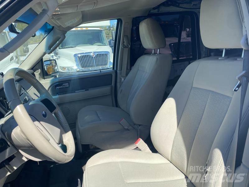 Ford Expedition 汽车